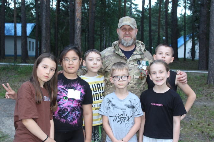 «ZВЕЗДА ГЕРОЯ»: в «Роднике» прошли «Уроки мужества»